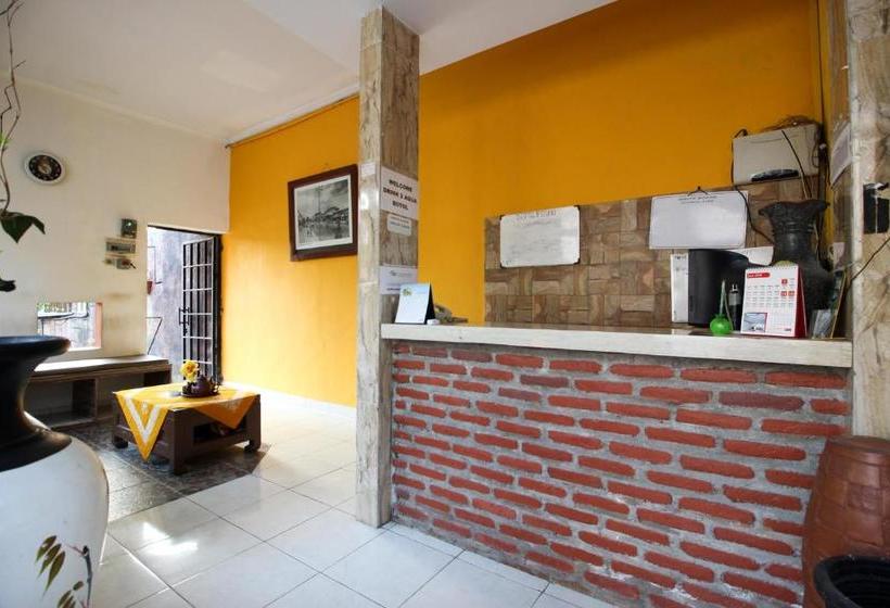 Pension Reddoorz Plus @ Jalan Damai 2