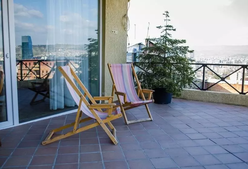 پانسیون Terrace House Tbilisi