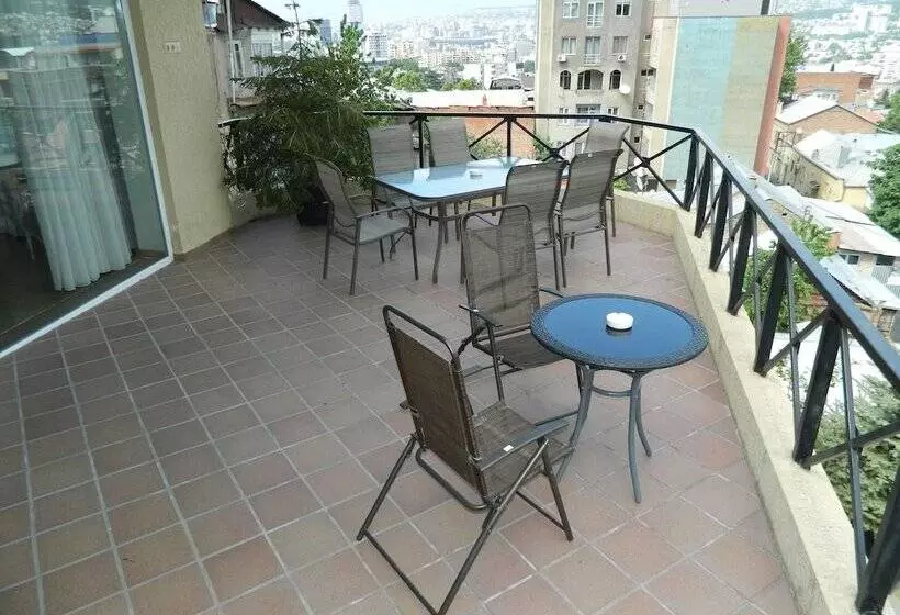 پانسیون Terrace House Tbilisi