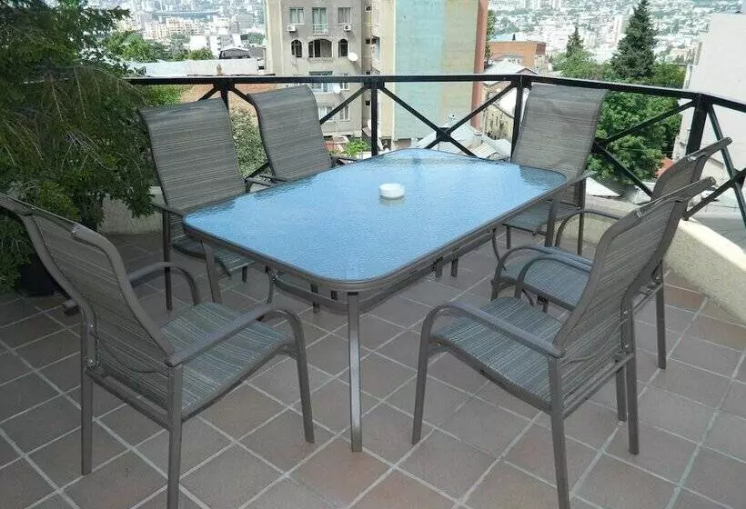 پانسیون Terrace House Tbilisi