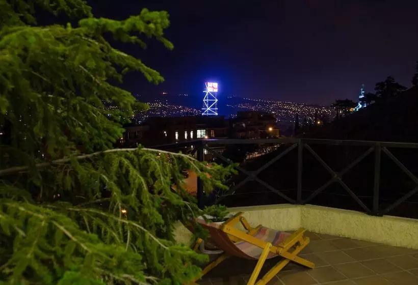 پانسیون Terrace House Tbilisi