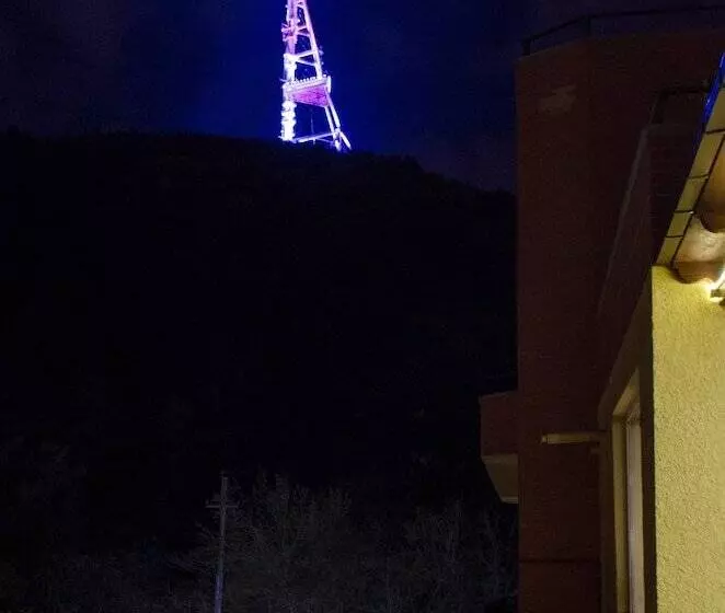 پانسیون Terrace House Tbilisi