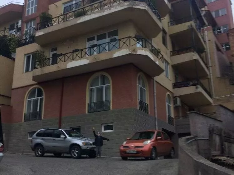 پانسیون Terrace House Tbilisi
