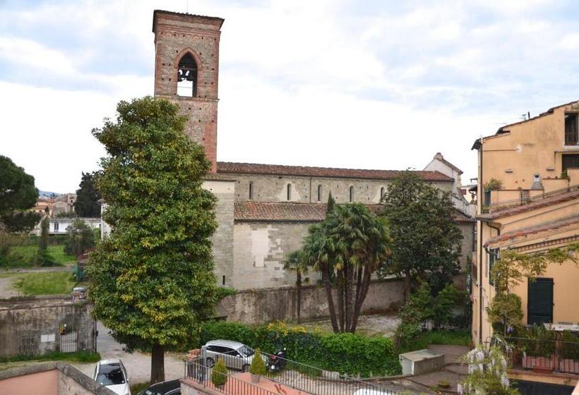 تختخواب و صبحانه Locanda Dei Fiori