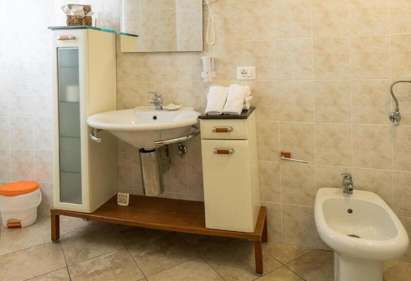 تختخواب و صبحانه Locanda Dei Fiori