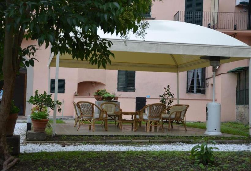 تختخواب و صبحانه Locanda Dei Fiori