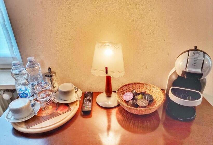 ホテル Agriturismo Ceolara