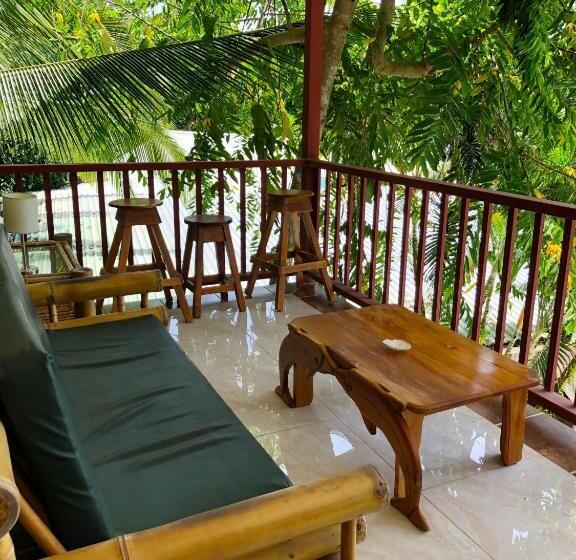 호텔 Cabinas Jimenez