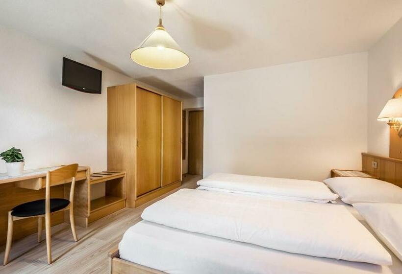 هتل Pensione Vittoria