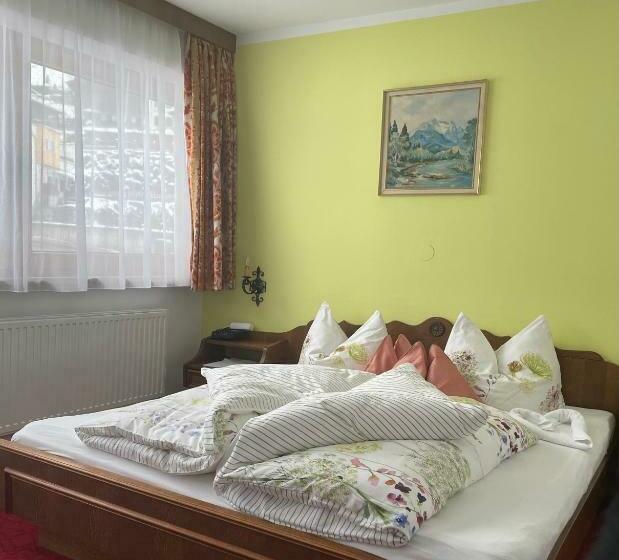 بنسيون Gästehaus Eberl Rita