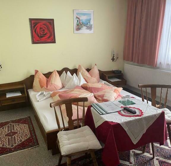 بنسيون Gästehaus Eberl Rita