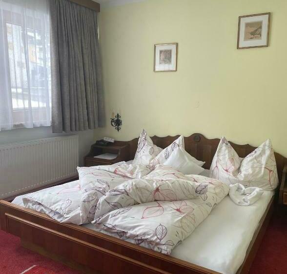 بنسيون Gästehaus Eberl Rita