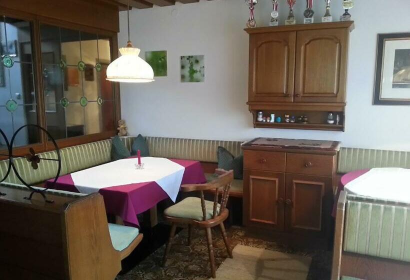 بنسيون Gästehaus Eberl Rita