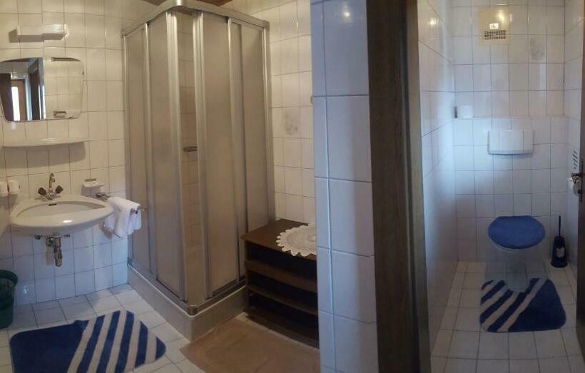 بنسيون Gästehaus Eberl Rita