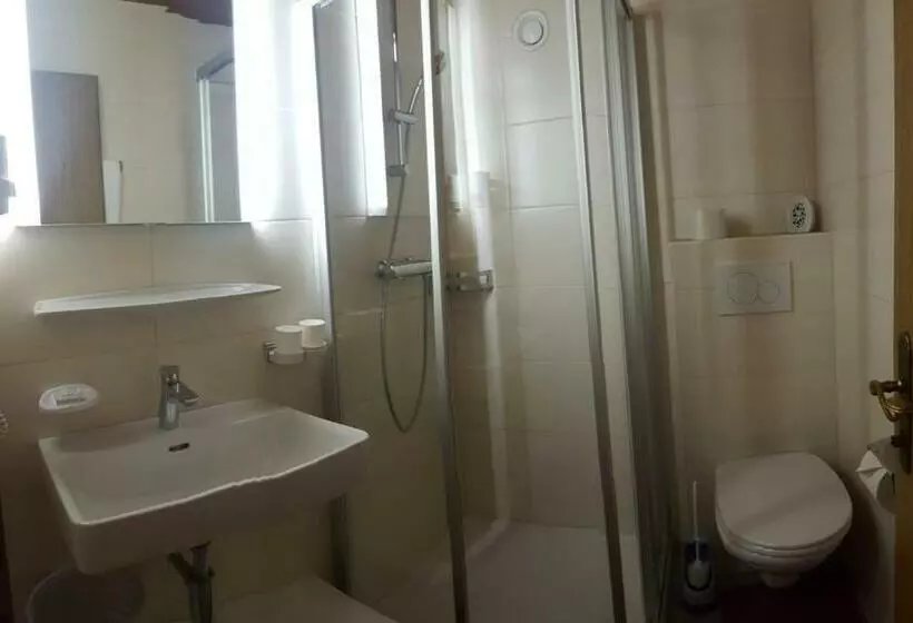 Pensió Gästehaus Eberl   Rita