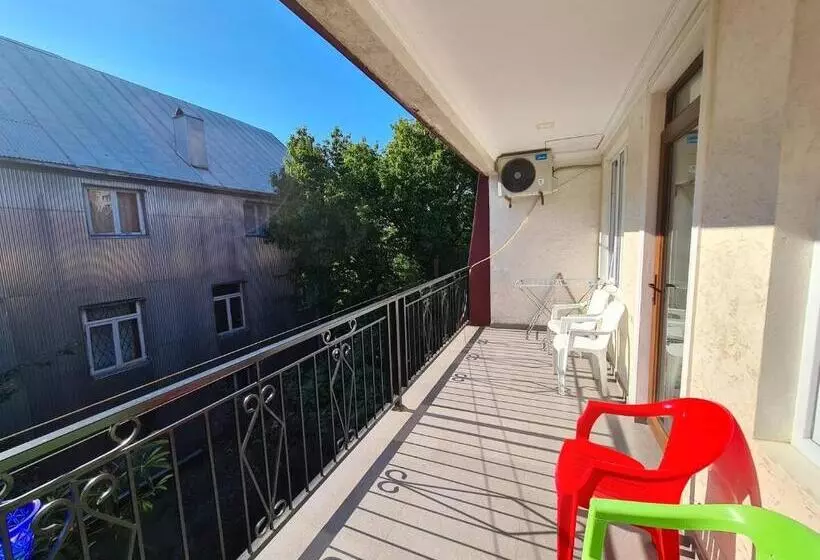 پانسیون Guest House Rustaveli