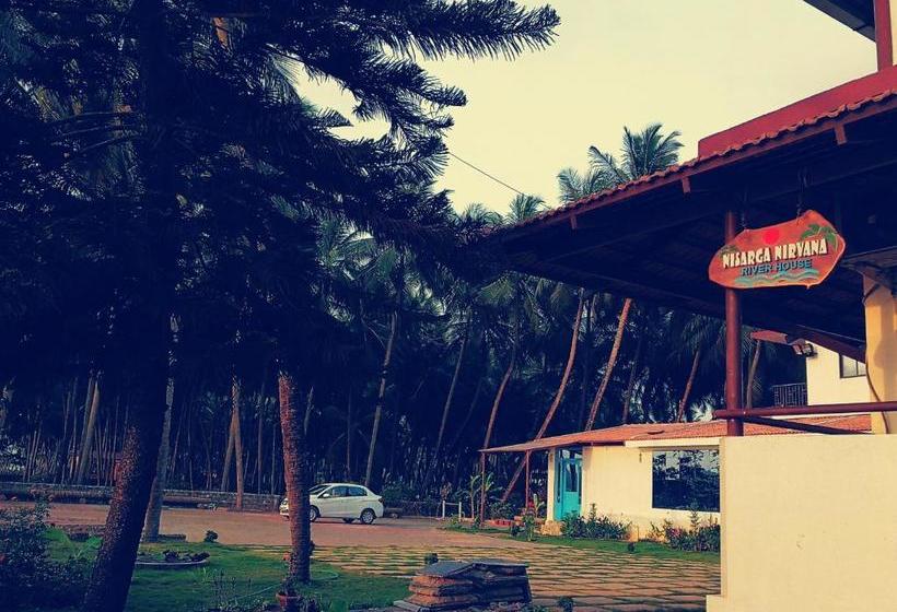 펜션 Nisarga Nirvana River House