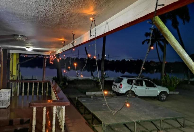 펜션 Nisarga Nirvana River House