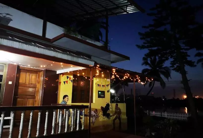 Majatalo Nisarga Nirvana River House