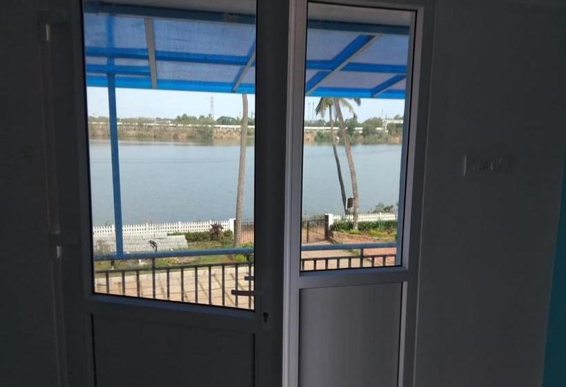 펜션 Nisarga Nirvana River House