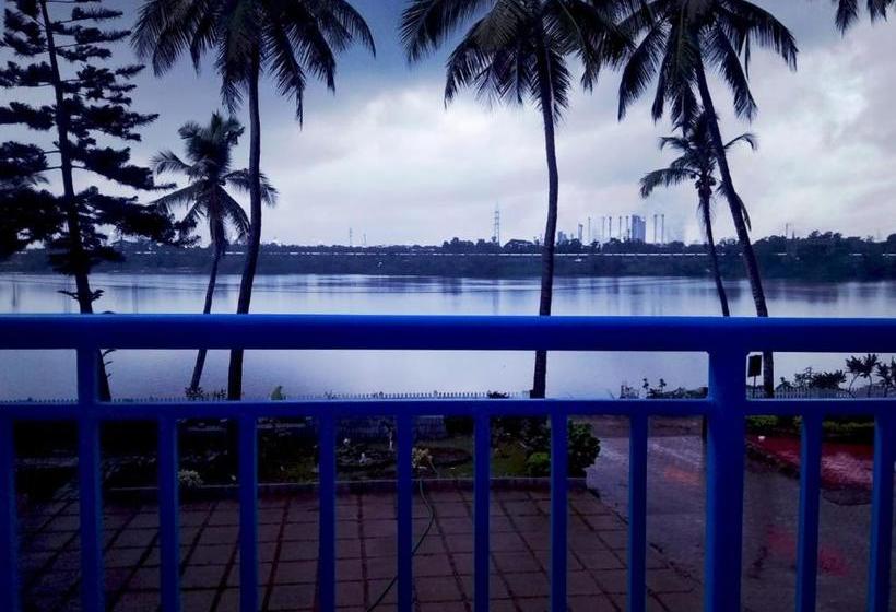 펜션 Nisarga Nirvana River House