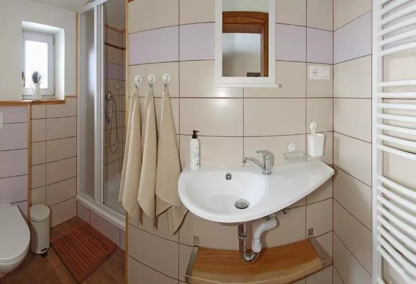 Majatalo Penzionek Jh