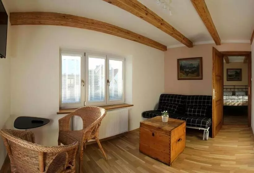 Majatalo Penzionek Jh