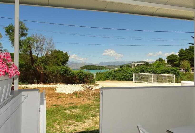 פנסיון Villa Lions