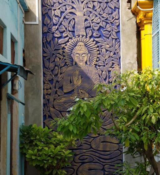 پانسیون Vishnu Rest House