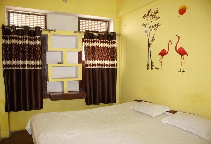 پانسیون Vishnu Rest House