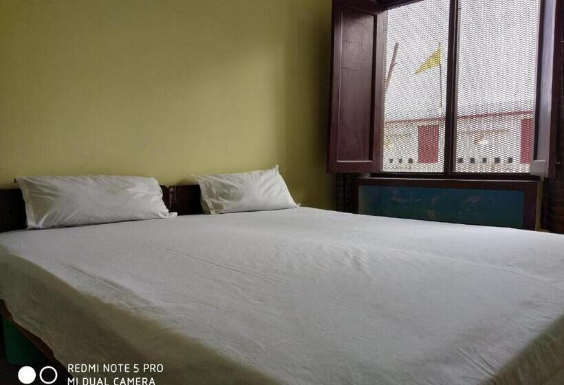 پانسیون Vishnu Rest House