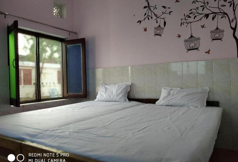 پانسیون Vishnu Rest House