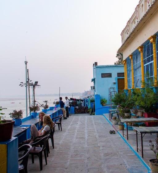 پانسیون Vishnu Rest House