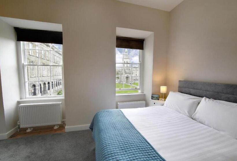 הוסטל Trinity College  Campus Accommodation