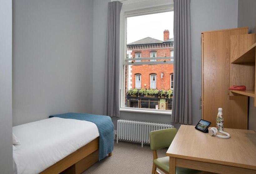 הוסטל Trinity College  Campus Accommodation