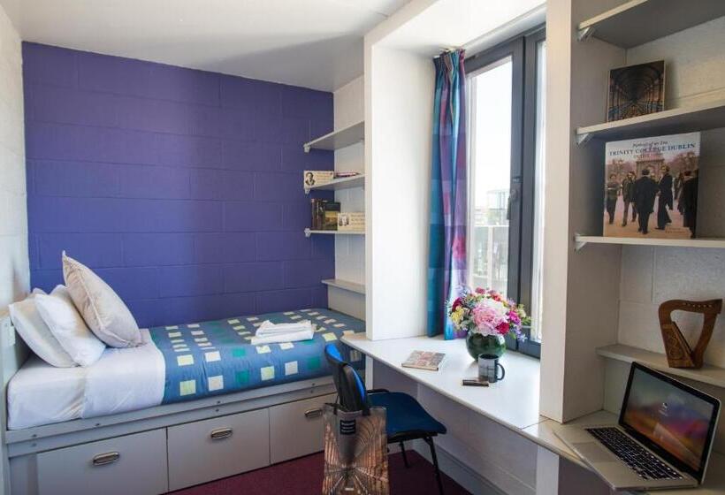 הוסטל Trinity College  Campus Accommodation