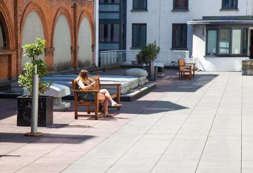 הוסטל Trinity College  Campus Accommodation