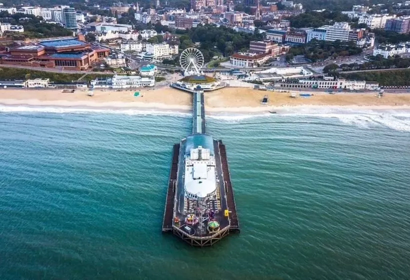 تختخواب و صبحانه Brooklands Lodge