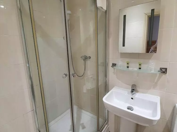 تختخواب و صبحانه Brooklands Lodge