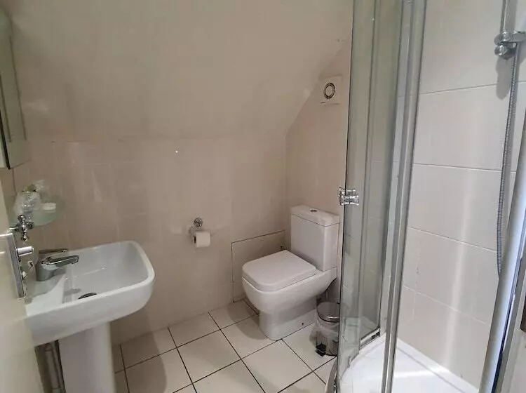 تختخواب و صبحانه Brooklands Lodge