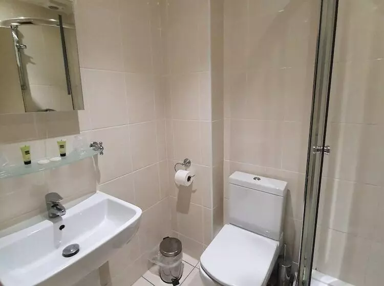 تختخواب و صبحانه Brooklands Lodge