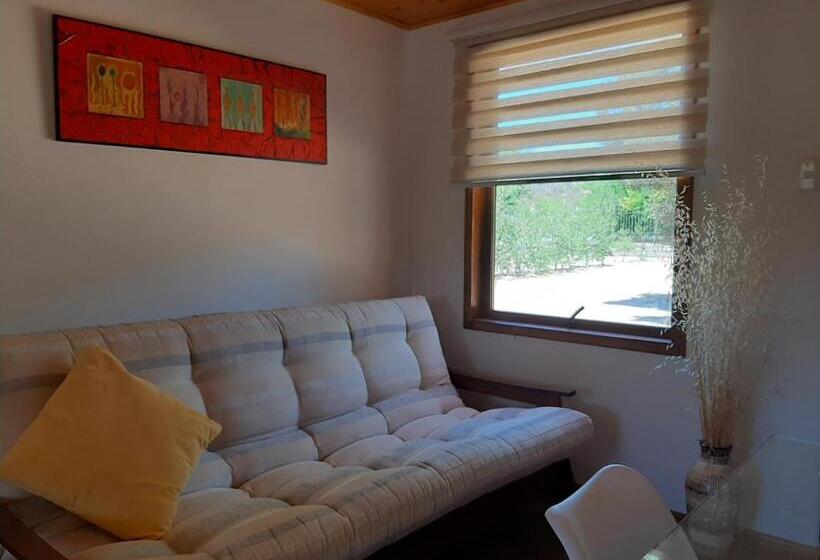 تختخواب و صبحانه Calfu Lodge