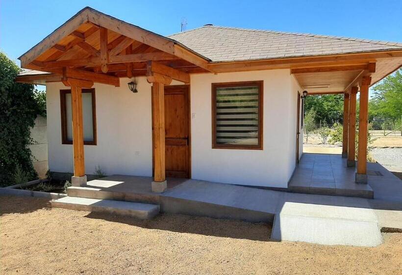 تختخواب و صبحانه Calfu Lodge