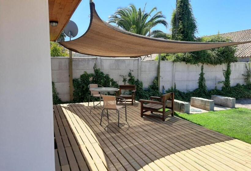 تختخواب و صبحانه Calfu Lodge