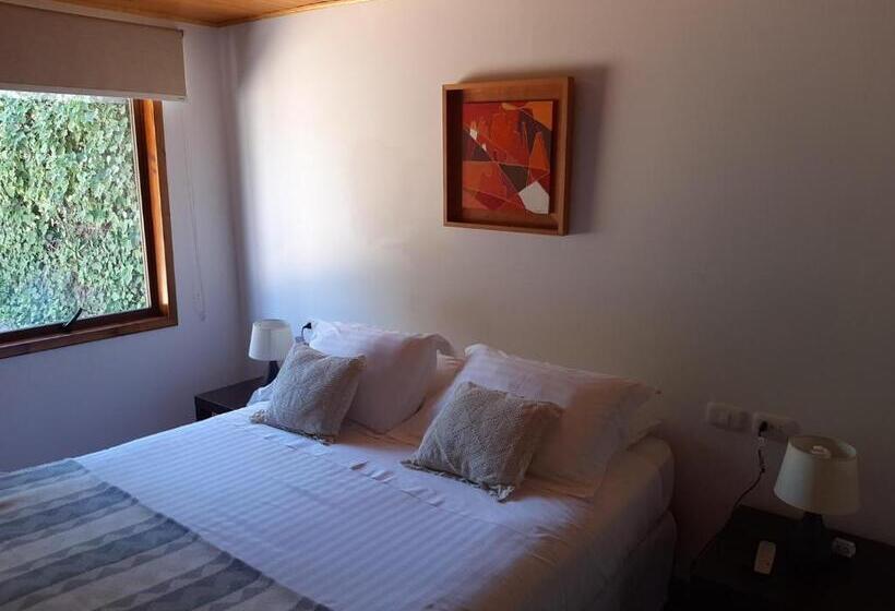 تختخواب و صبحانه Calfu Lodge