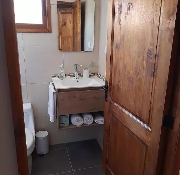 تختخواب و صبحانه Calfu Lodge