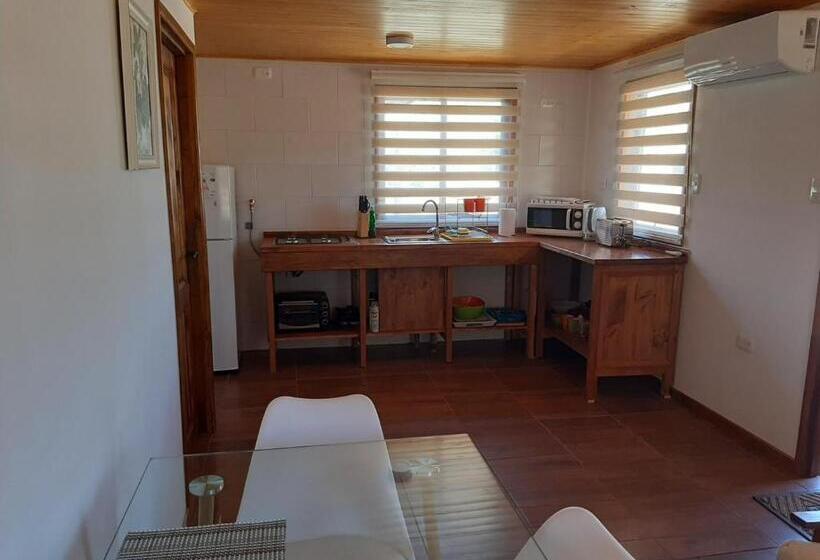 تختخواب و صبحانه Calfu Lodge