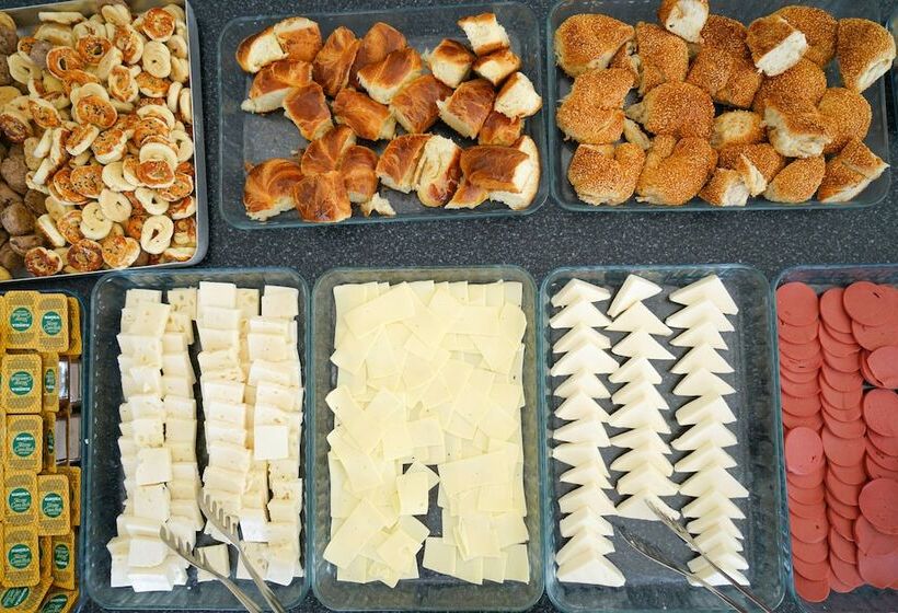 Отель Aloria Garden