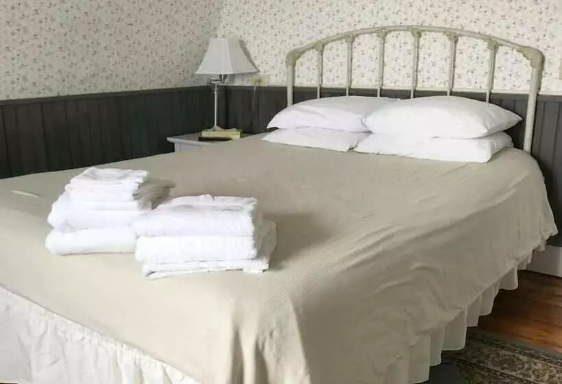 New Shoreham House Inn