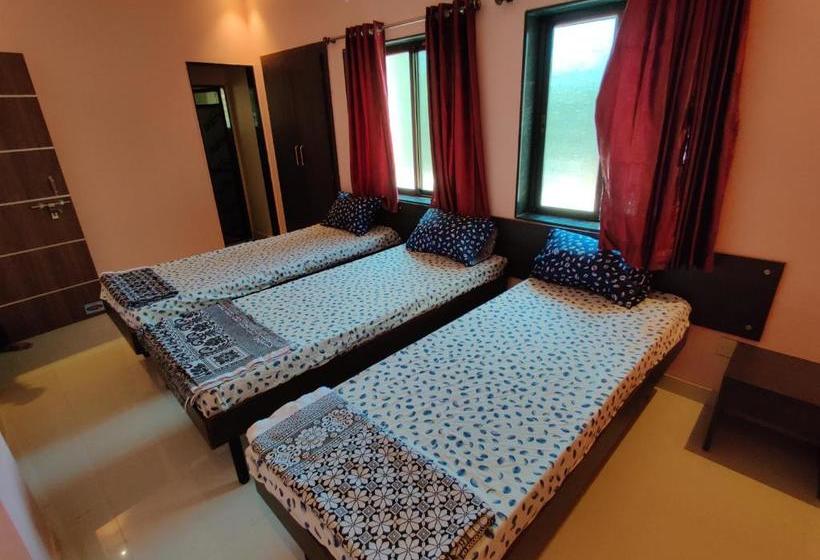 Bed and Breakfast Bandekar Home Stay